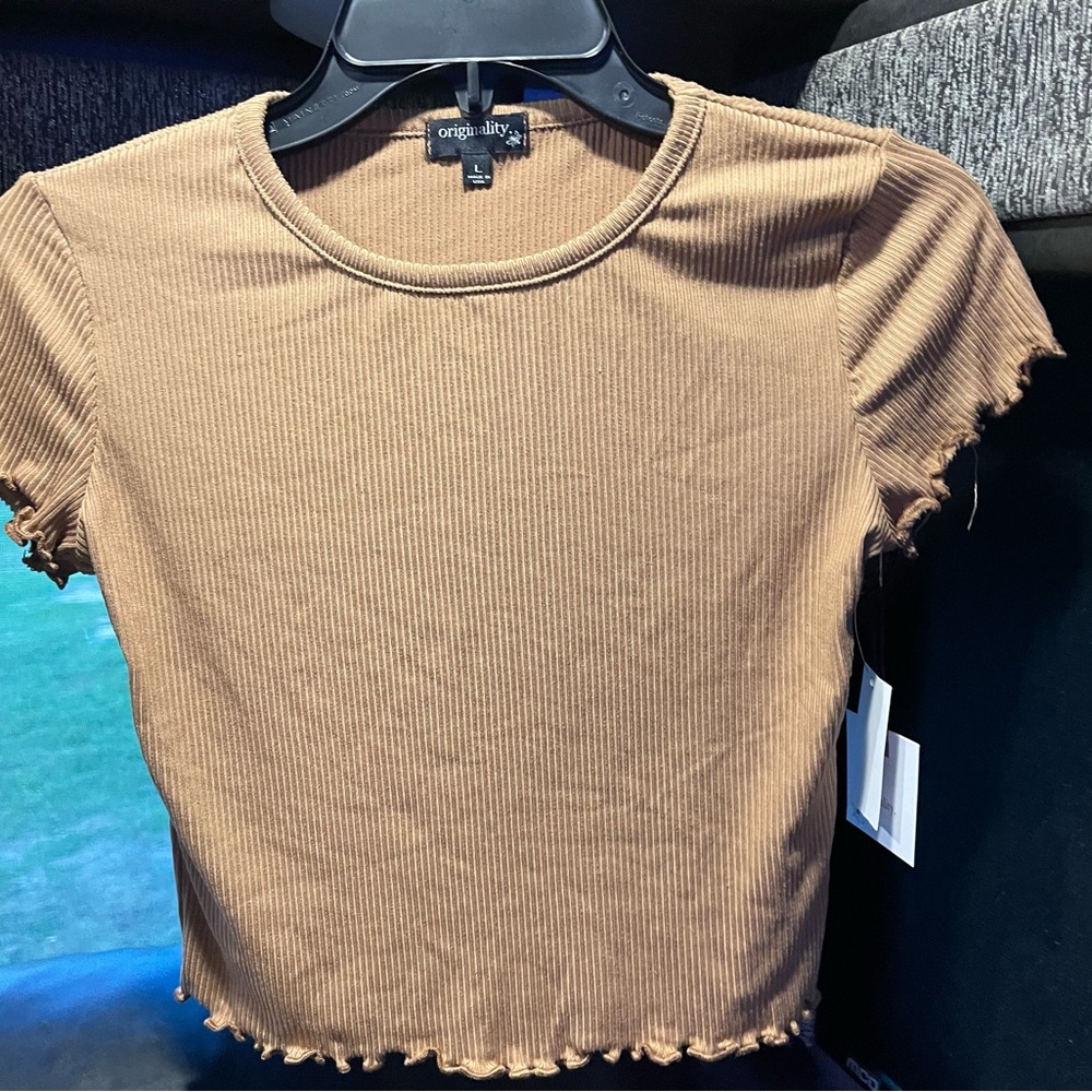 Originality top NWT Size Juniors Large